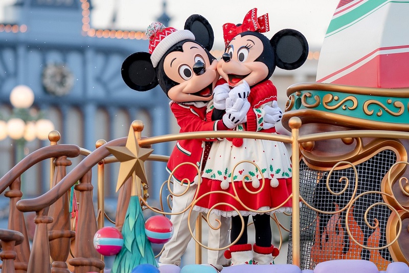 【2021】ディズニーランドのクリスマスメニュー16種まとめ！チョコチュロスやカクテルも登場！