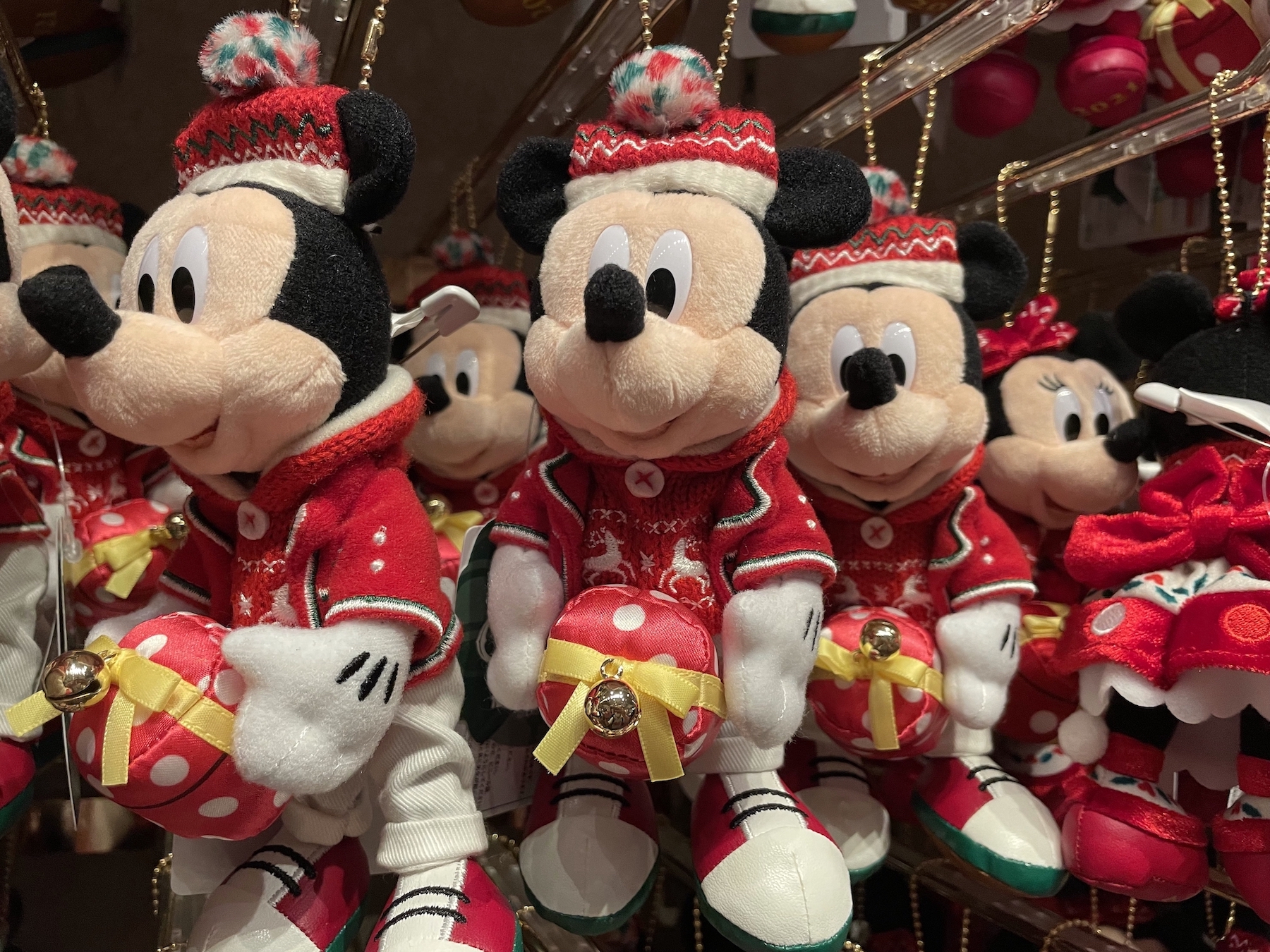 【11/8発売】ディズニーランドのクリスマス2021グッズ13選！クリスマス・ストーリーズデザインのお土産！