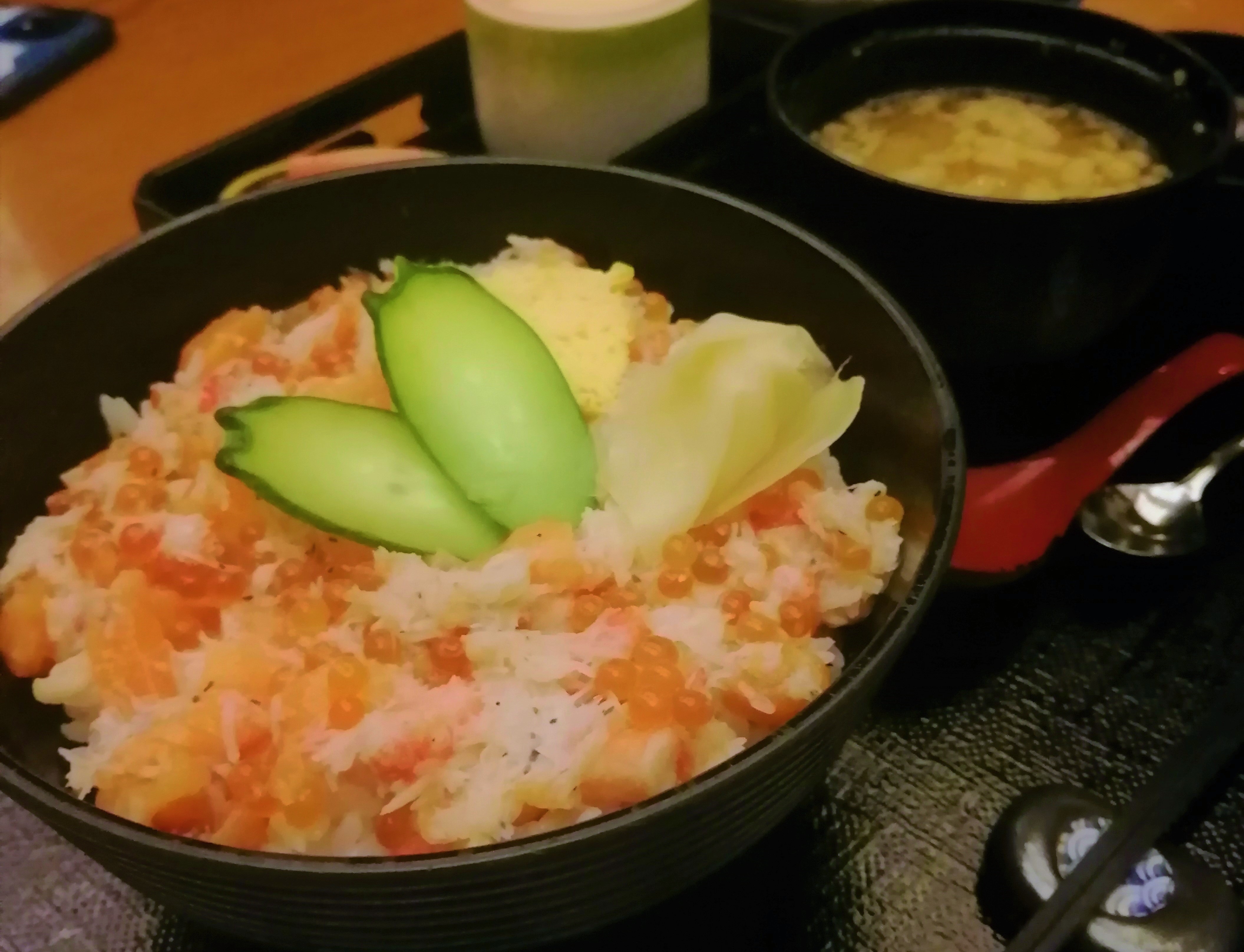 れすとらん北斎：蟹とサーモンといくらのちらし丼