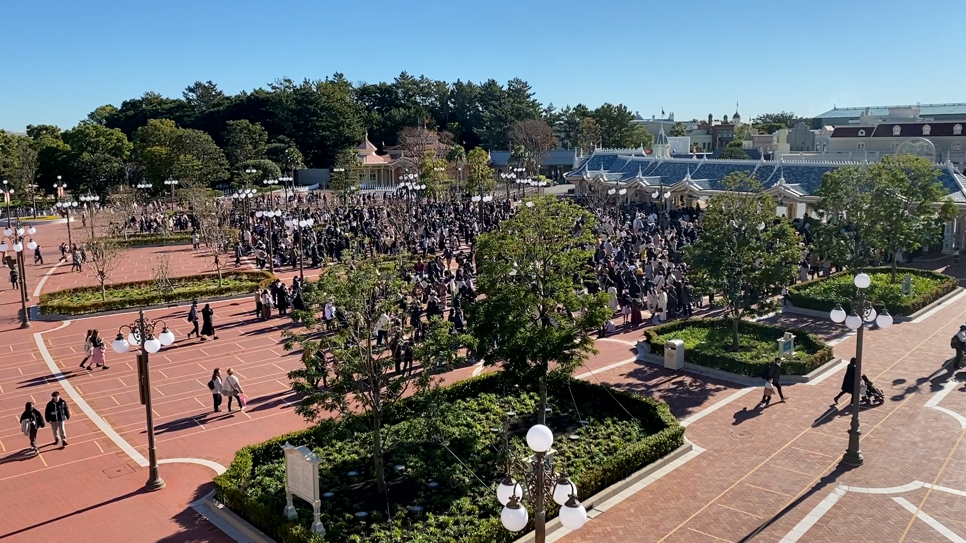 ディズニーランド10時30分入園待ちの様子（2021年12月2日）