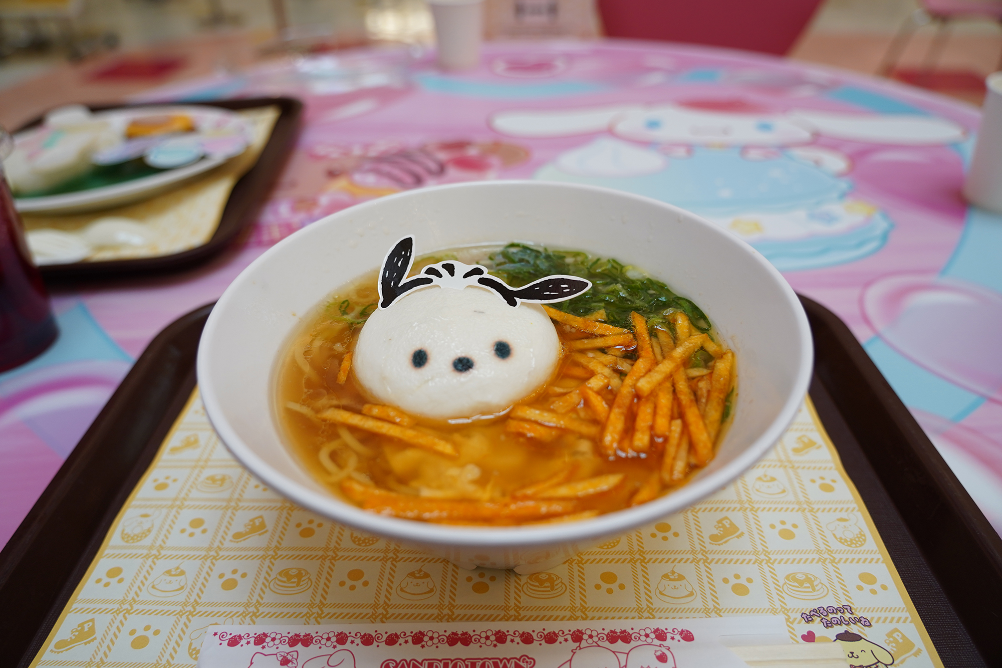 ポチャッコのピリ辛スナックチーズラーメン