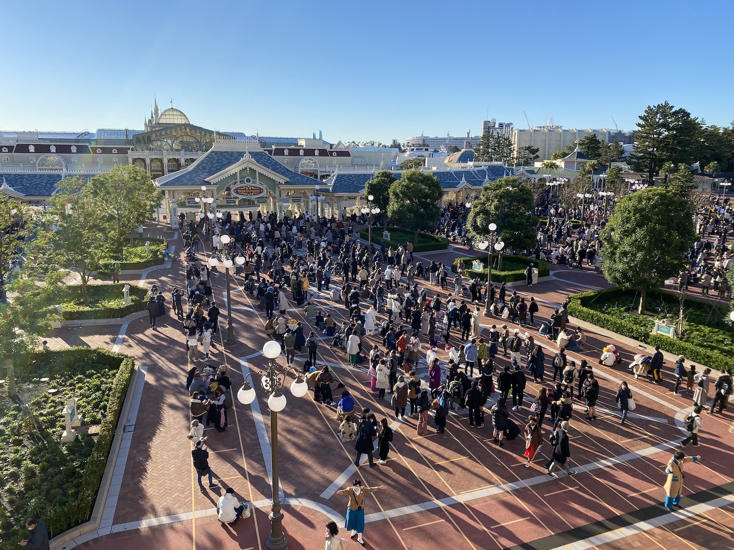 ディズニーランドの混雑状況