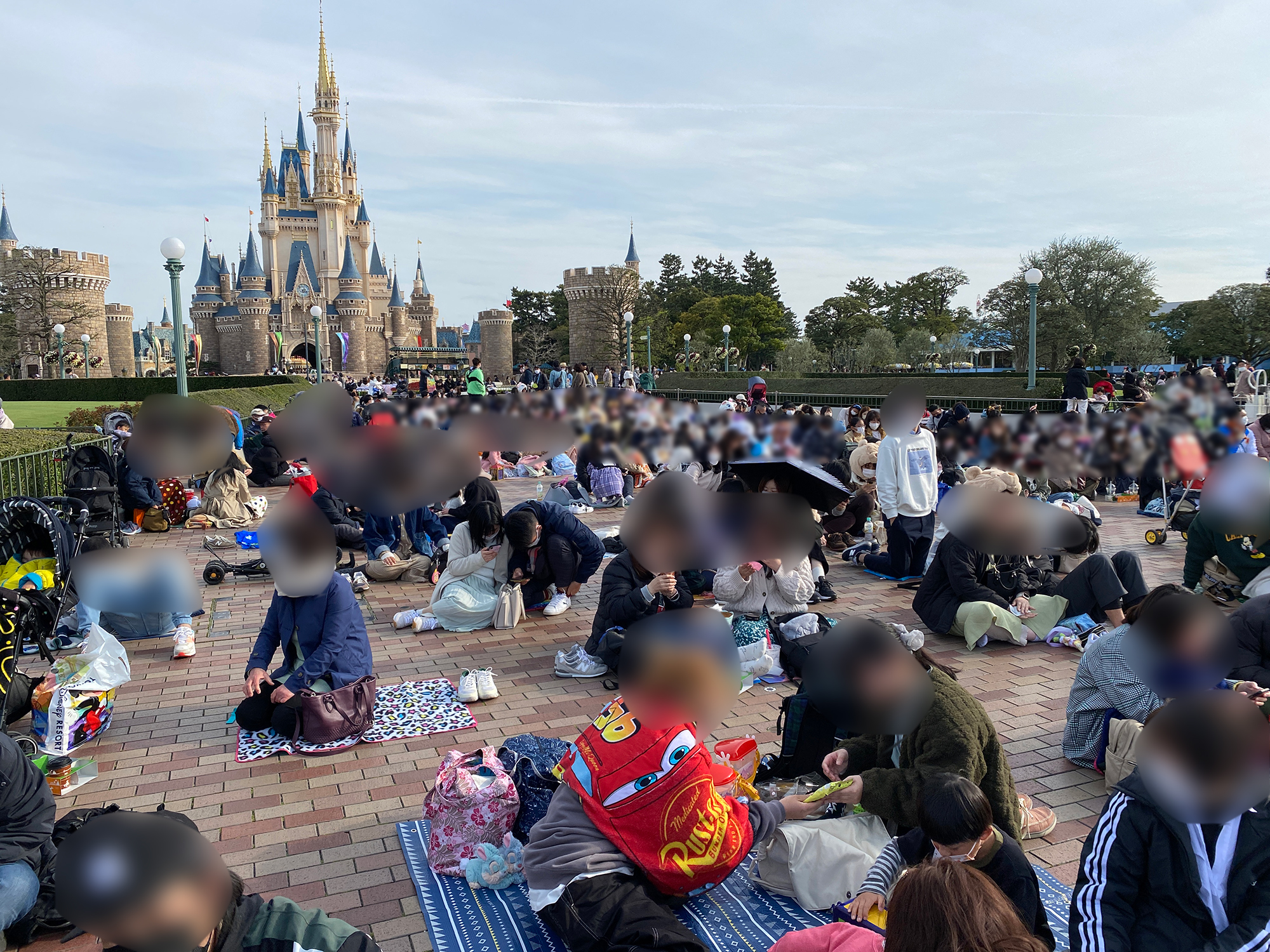 うさたま大脱走！のパレード待ちの様子（2022年4月2日15時50分ごろ撮影）