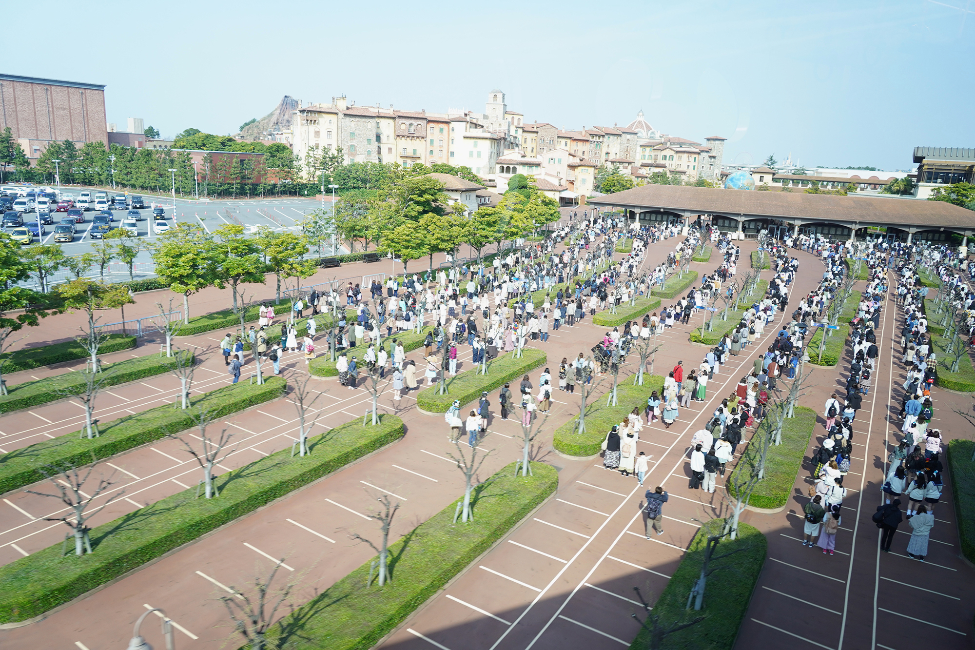 ディズニーシーエントランスの様子（2022年4月7日8時30分ごろ）