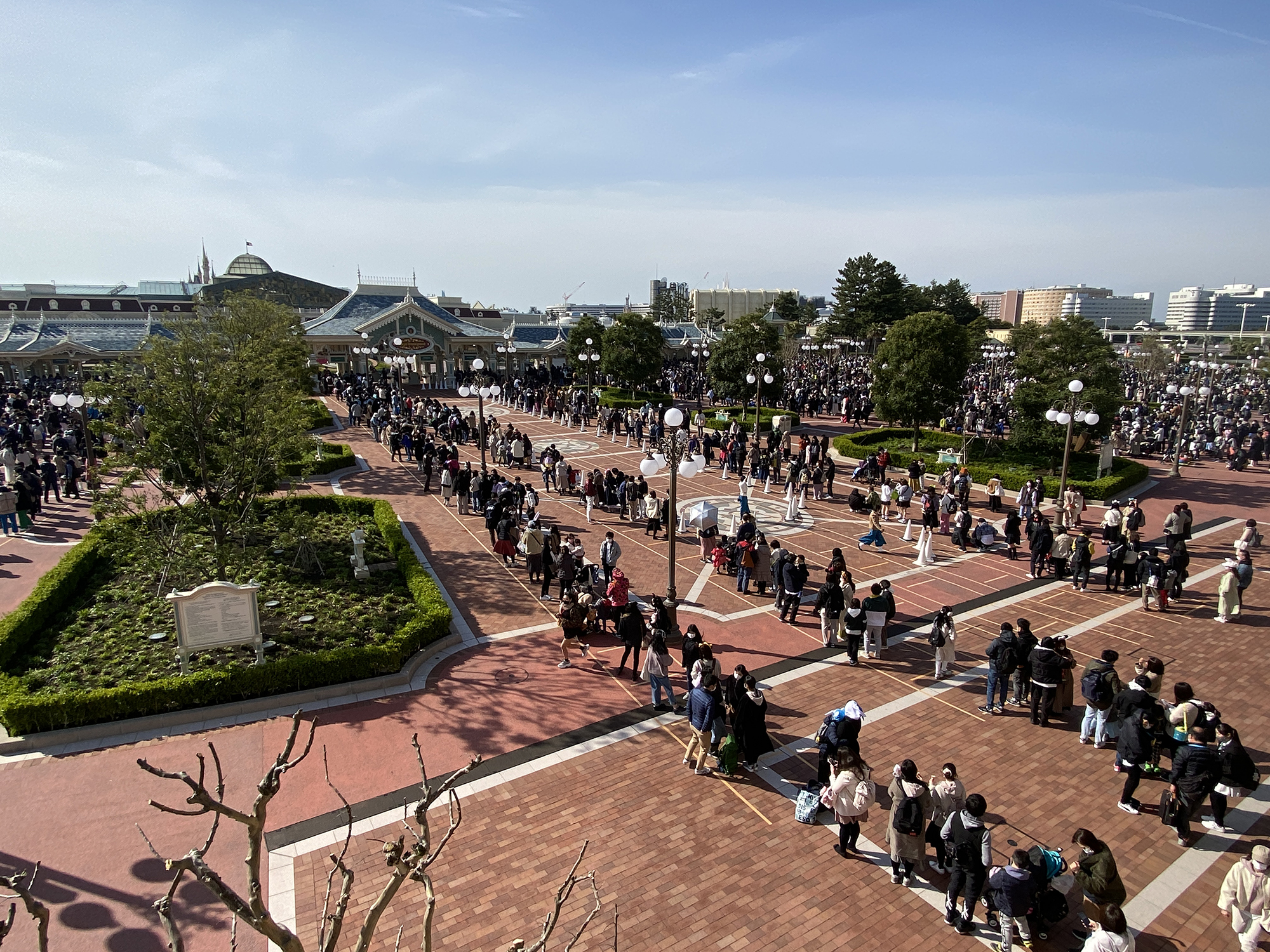 ディズニーランドのエントランス