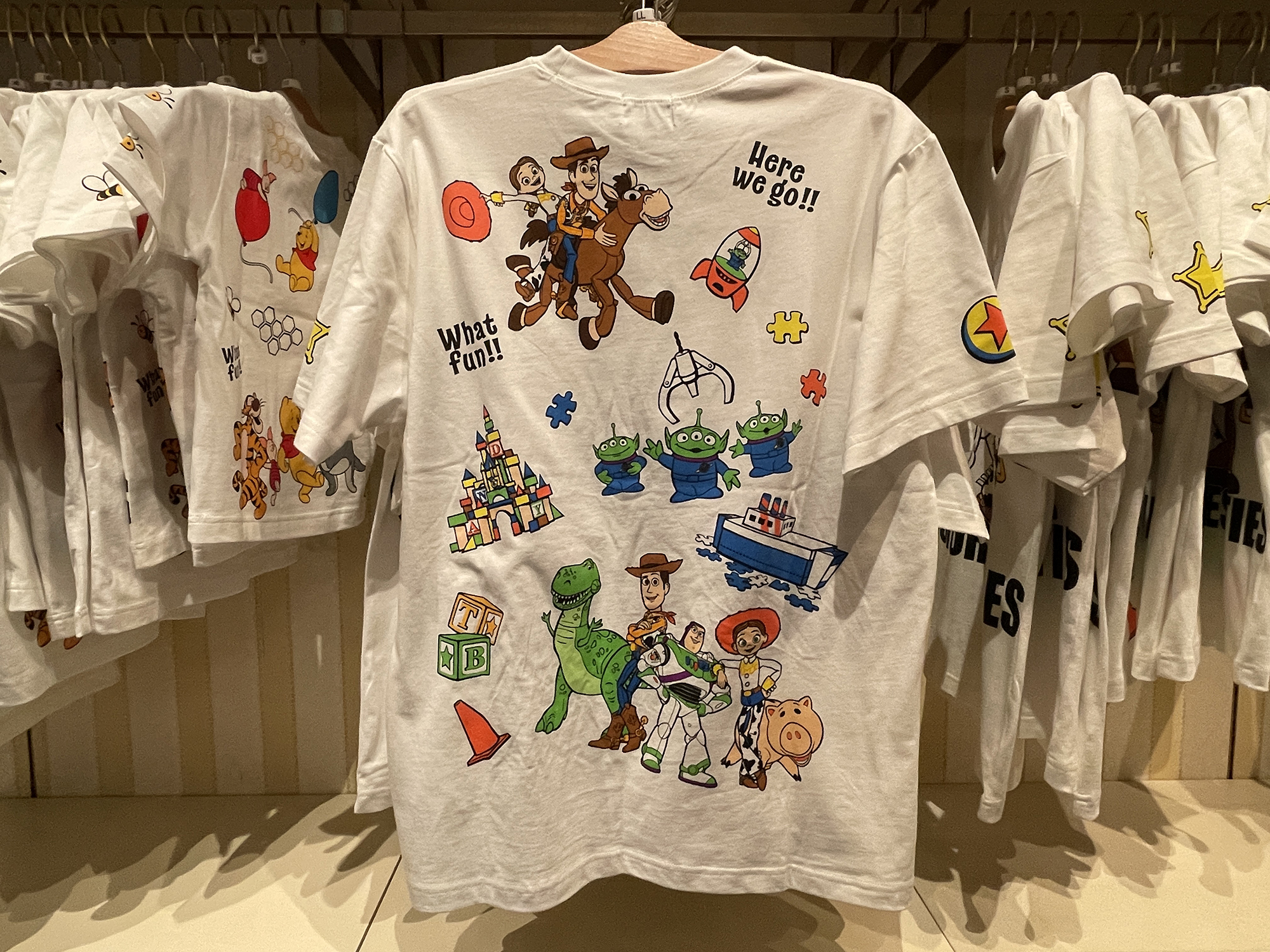 Tシャツ裏（トイストーリーべスティーズグッズ）