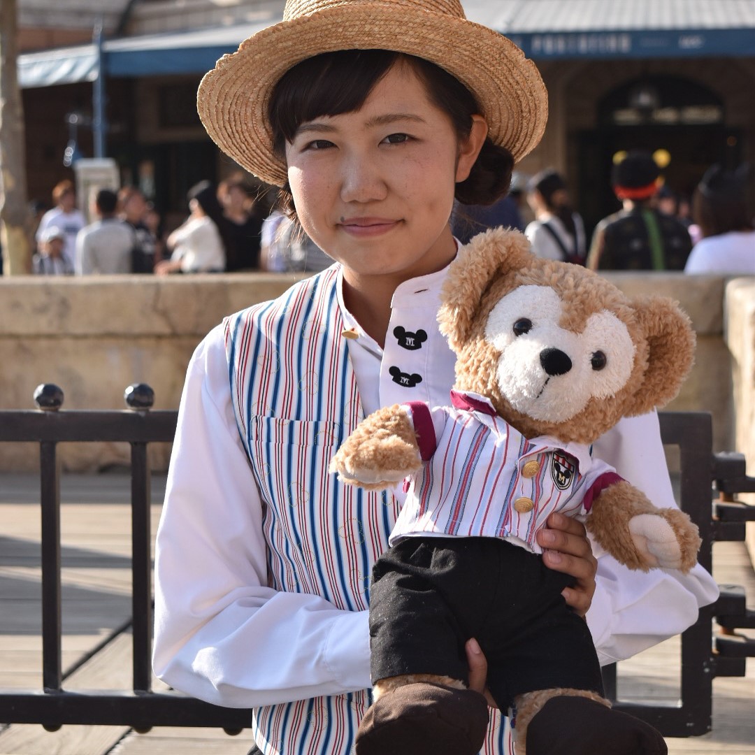 東京ディズニーシーのゲスコンさん・ゲスコンコスチュームのダッフィーと