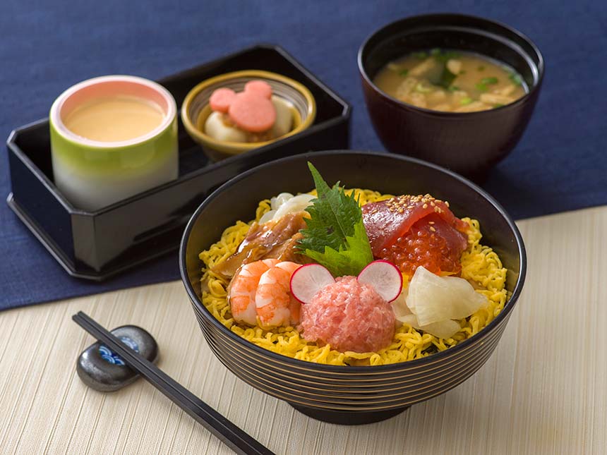 鮪と海鮮のちらし丼