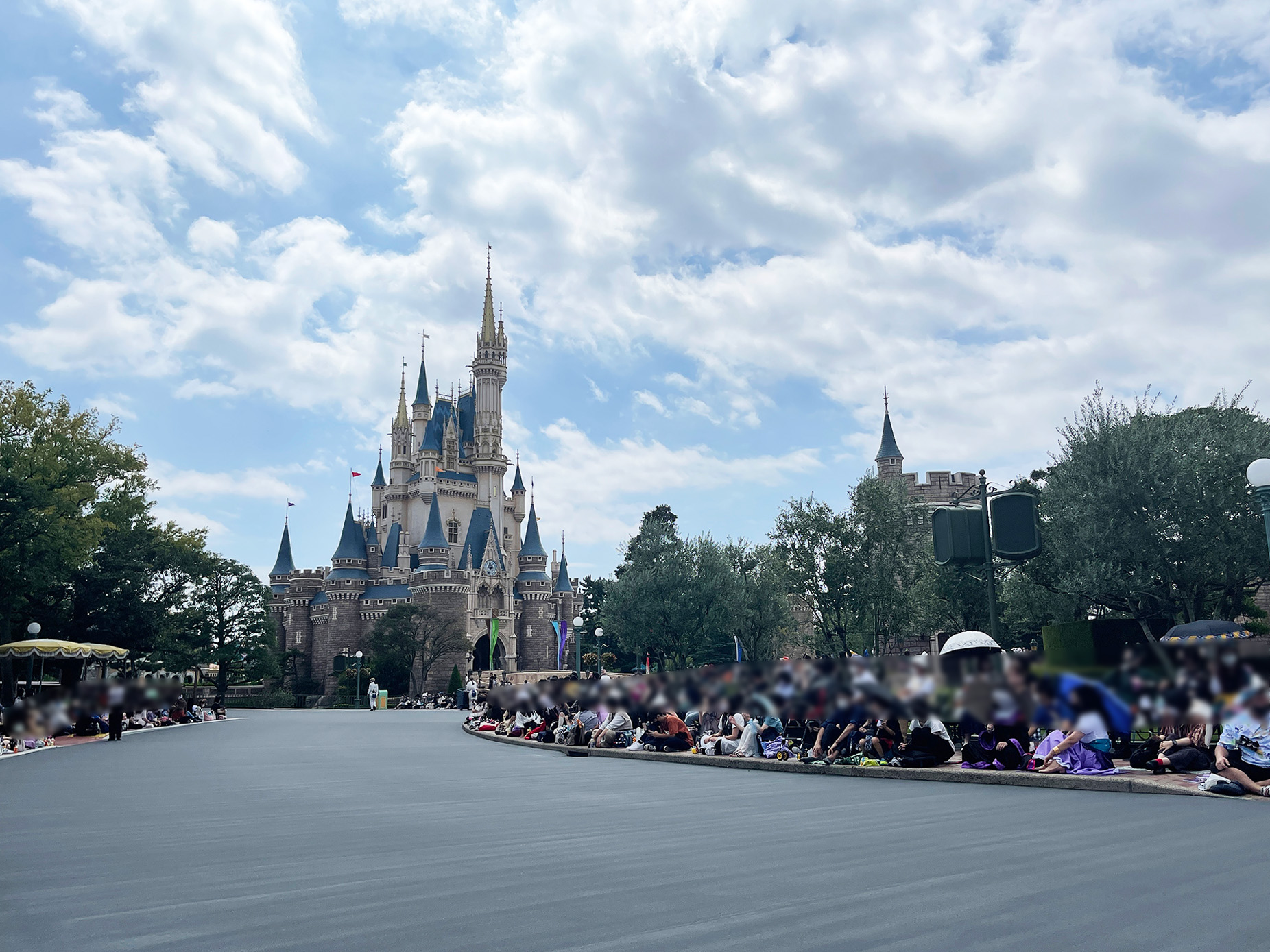 スプーキー“Boo!”パレード待ちの様子 2022年9月15日(木)11時25分ごろ