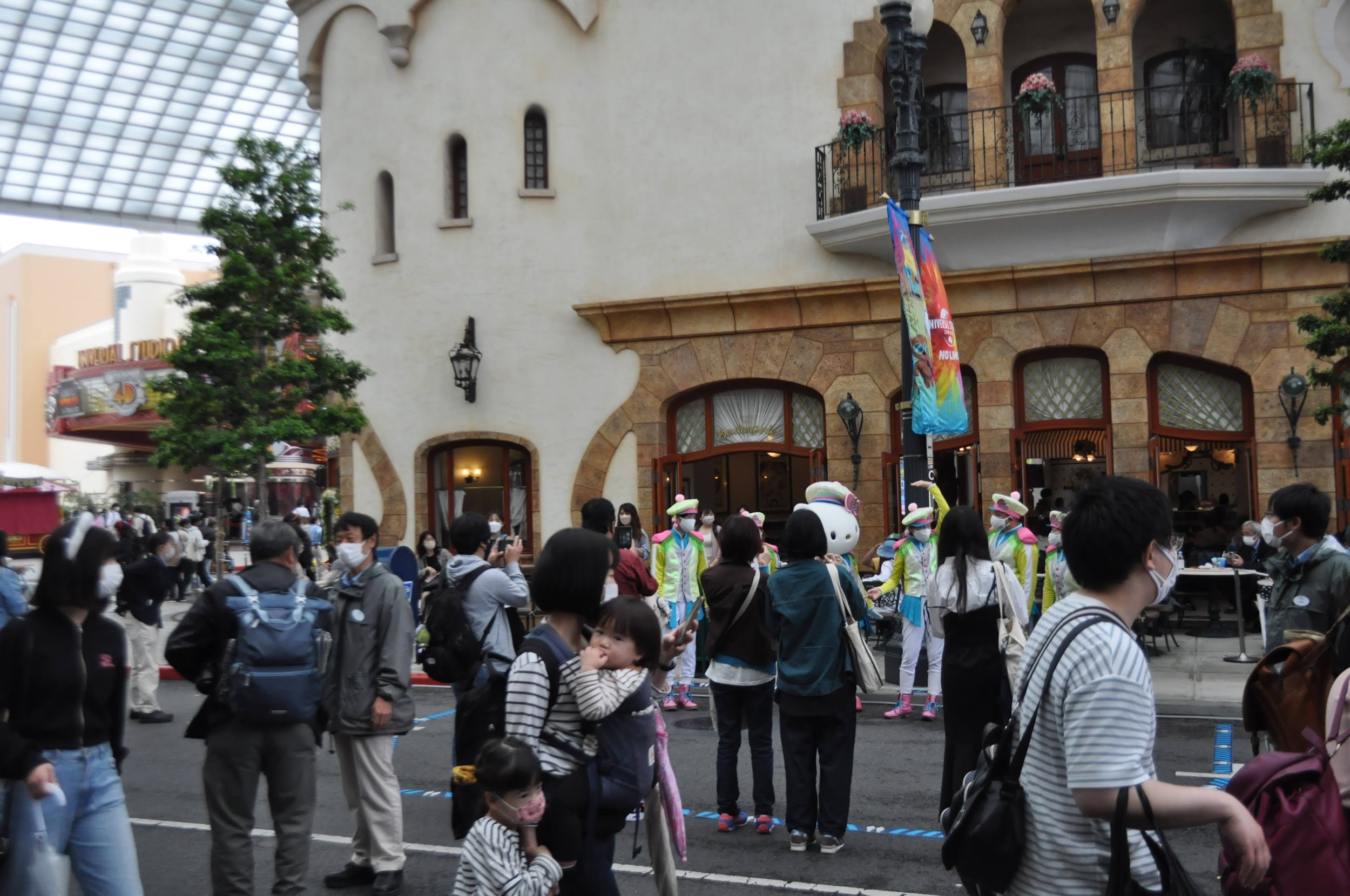 ハローキティハピネスブラスバンドのグリーティング風景