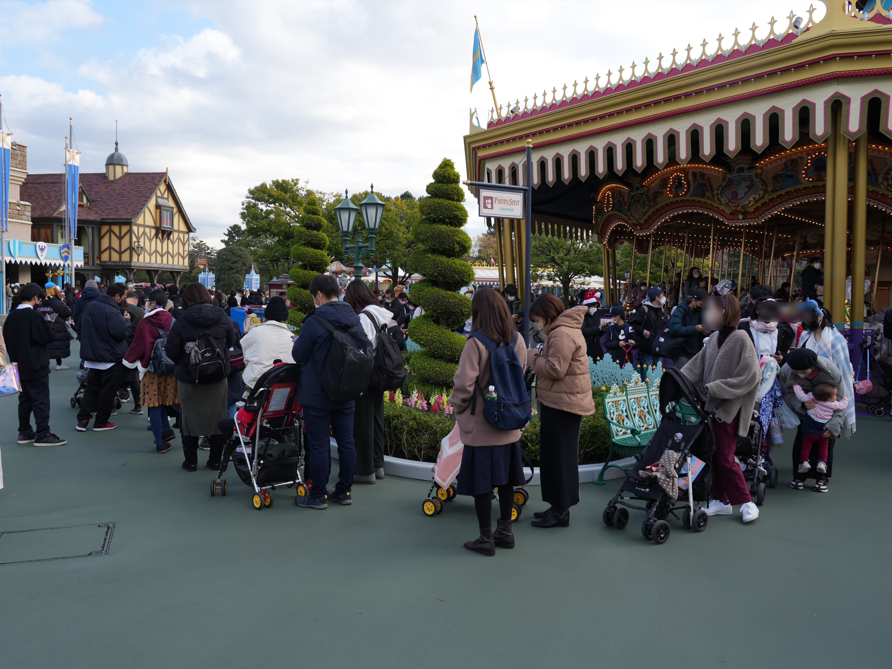 12月ディズニーランド混雑レポ：ポップコーンワゴンの待ち列