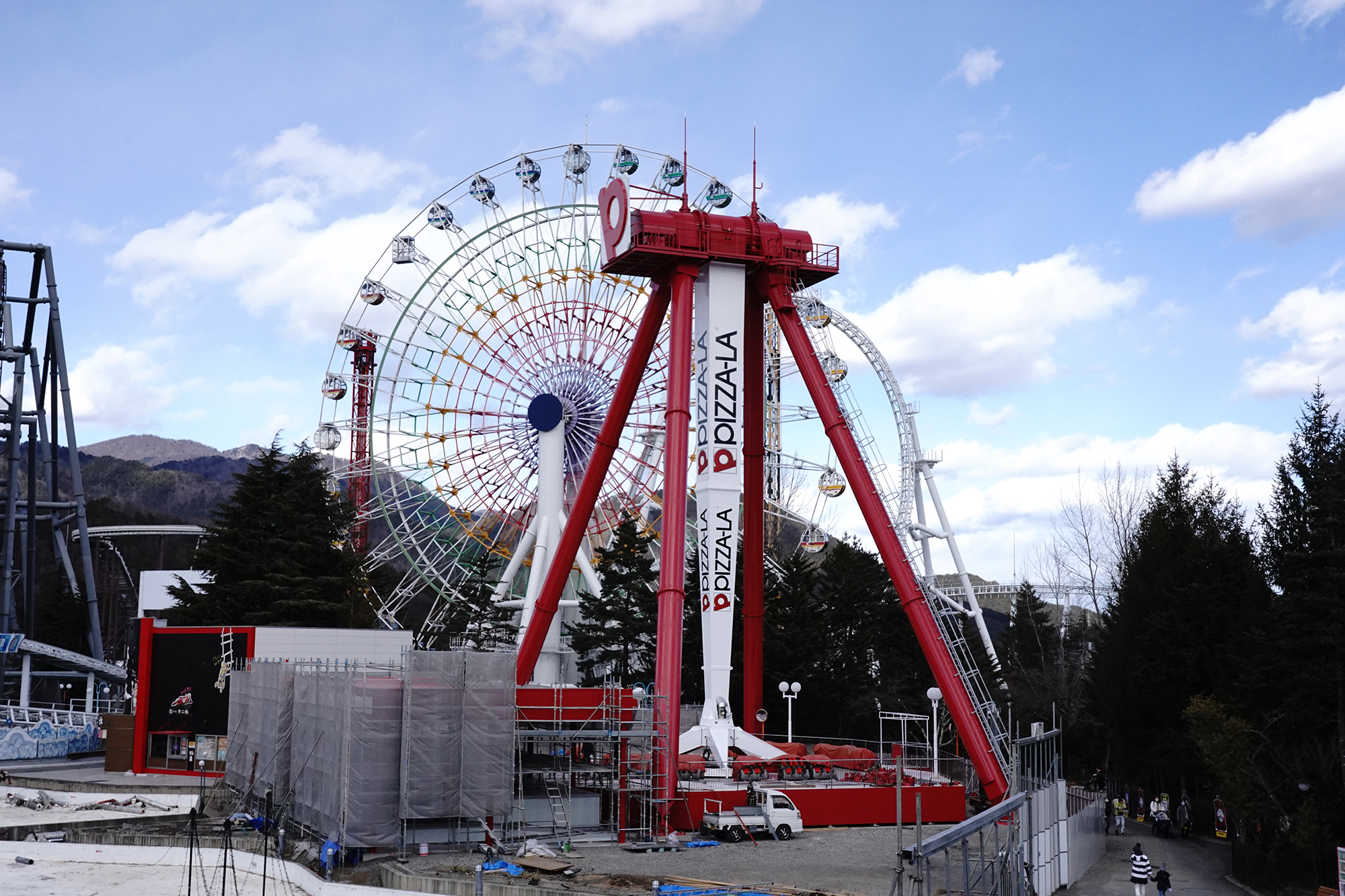 富士急ハイランド行きのバスが出ている場所