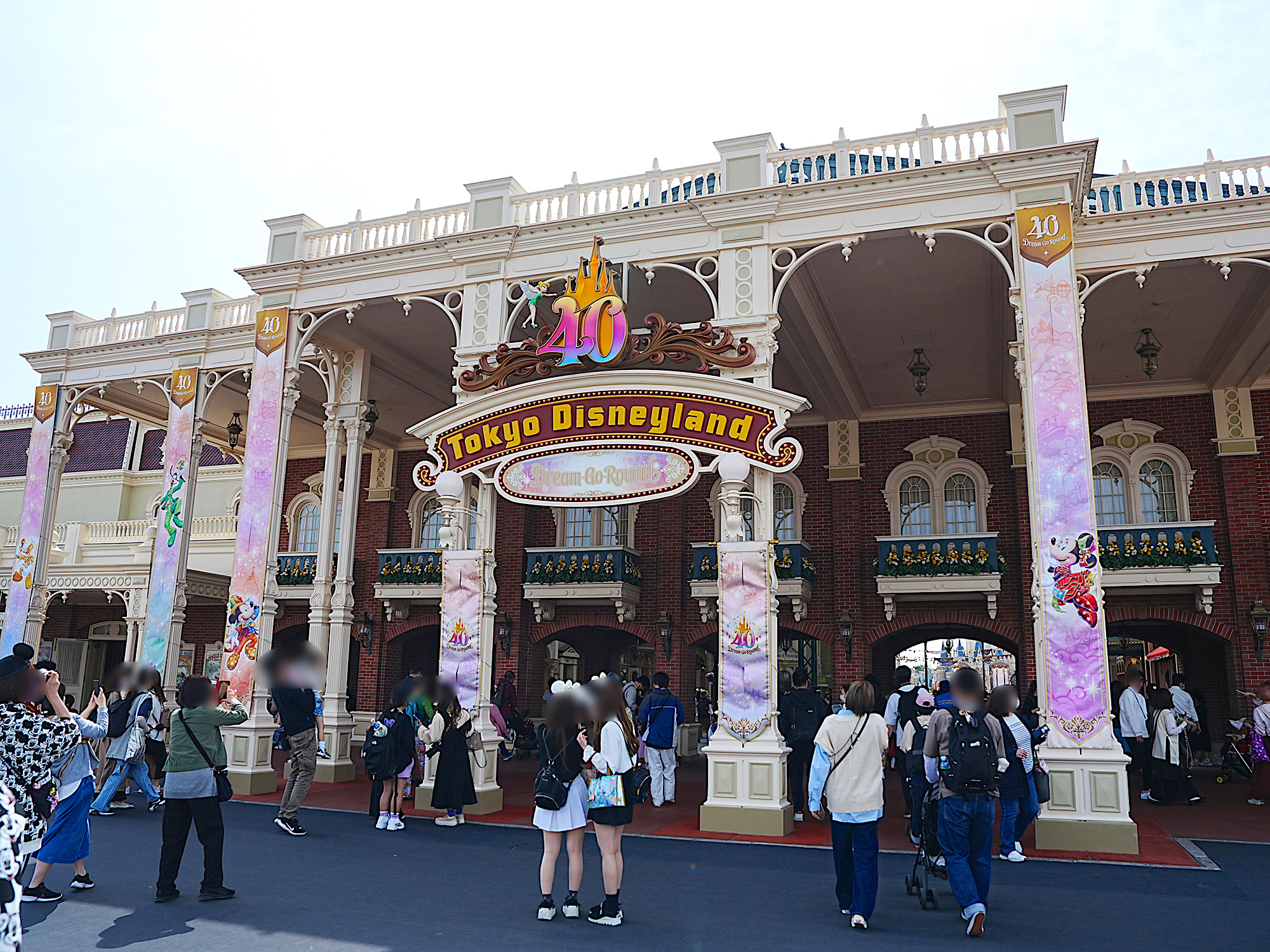 【2023年4月】ディズニー混雑予想！空いている日、混んでいる日はいつ？40周年イベント＆首都圏パス実施！