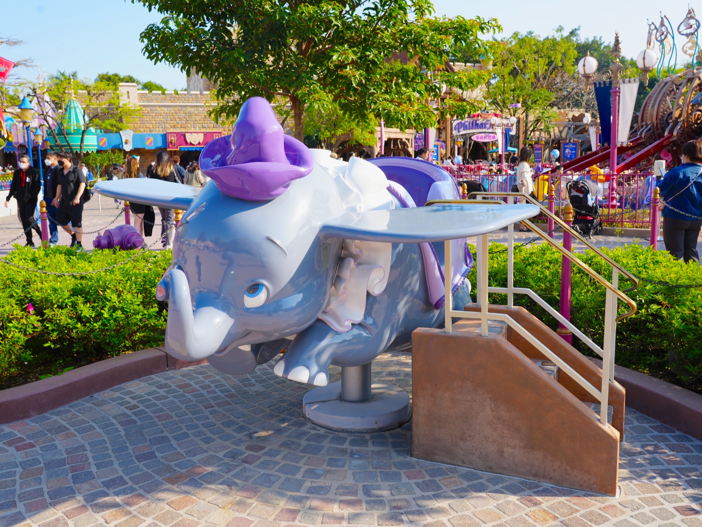 香港ディズニーランドのアトラクション：空飛ぶダンボ