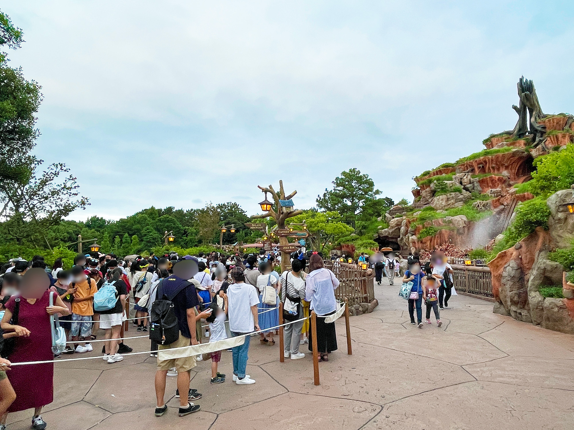 夏ディズニーの混雑対策