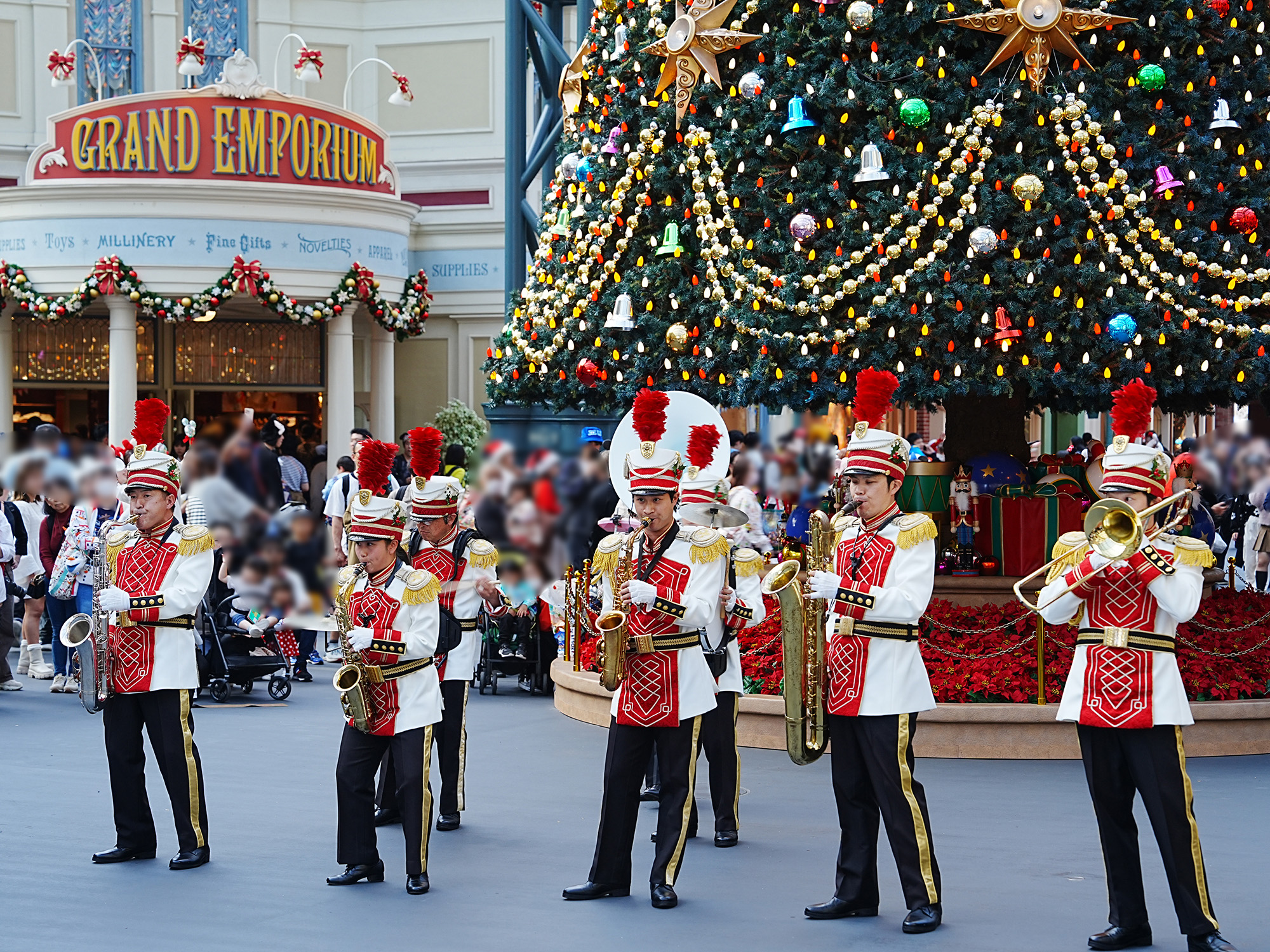 クリスマスに登場するディズニーランド・バンド