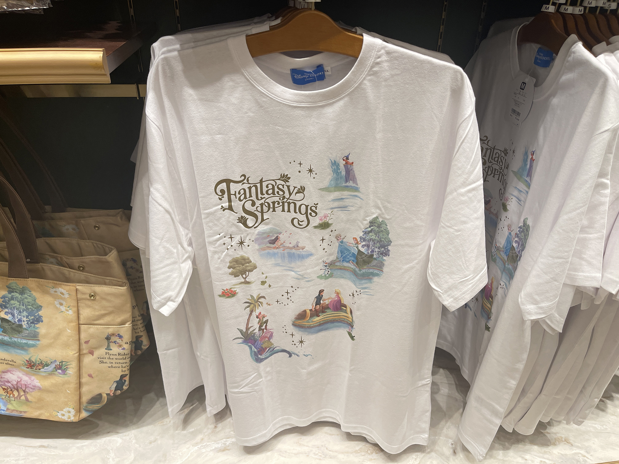 Ｔシャツ（ファンタジースプリングス世界観グッズ）