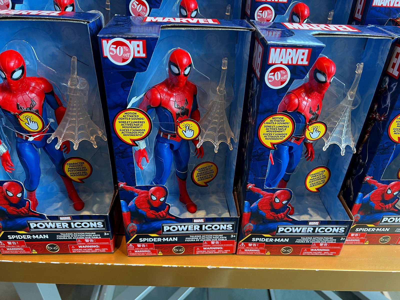 香港ディズニーマーベルグッズ：スパイダーマンの光るおもちゃ