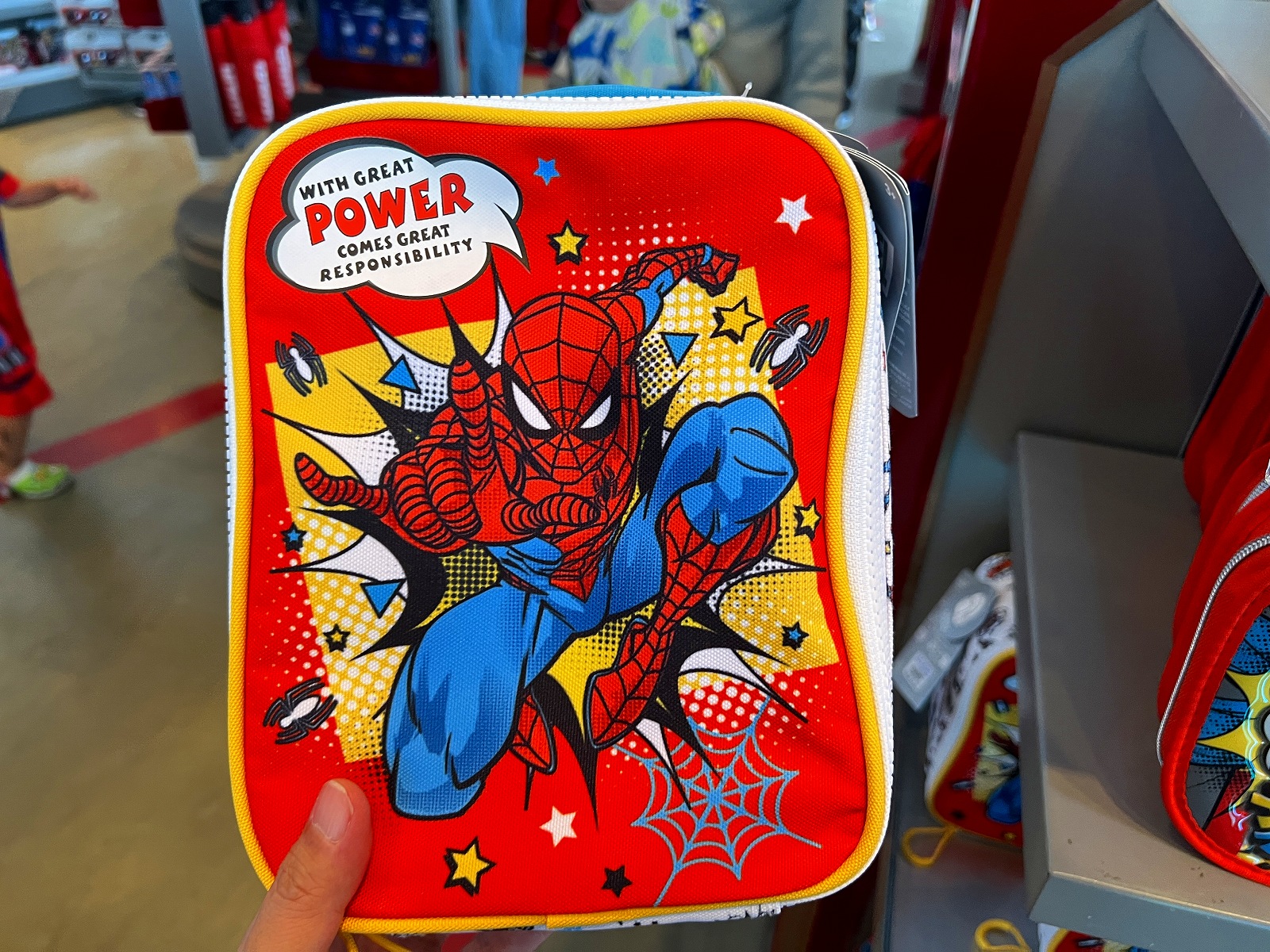 香港ディズニーマーベルグッズ：スパイダーマンのミニコットンポーチ