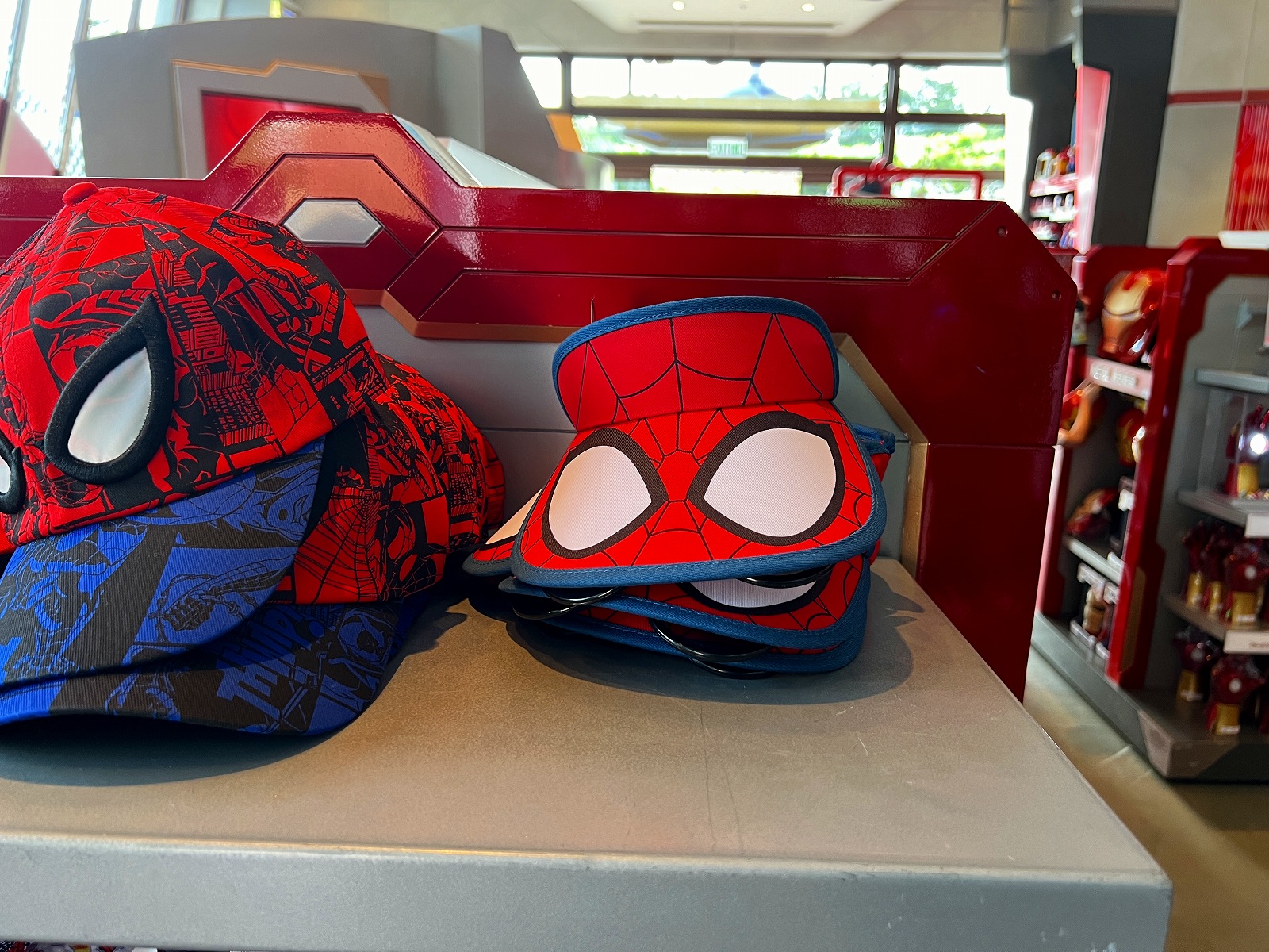 香港ディズニーマーベルグッズ：スパイダーマンのサンバイザー