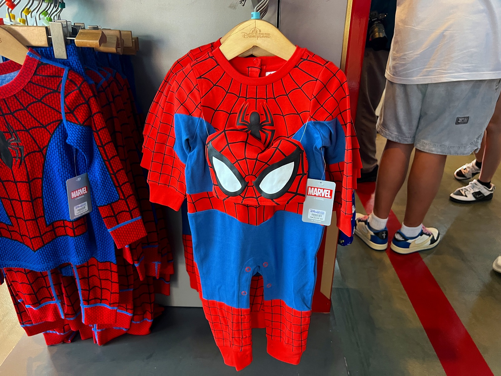 香港ディズニーマーベルグッズ：スパイダーマンなりきり部屋着