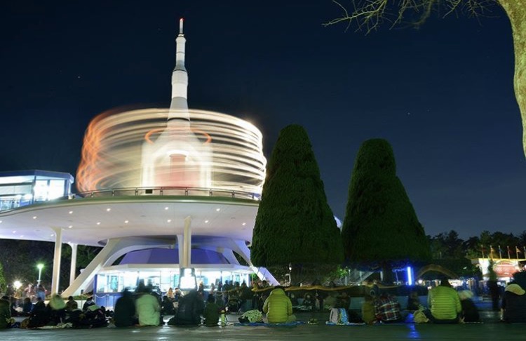 夜のスペースプレース・フードポートとスタージェットはまるで宇宙にいるかのよう♡