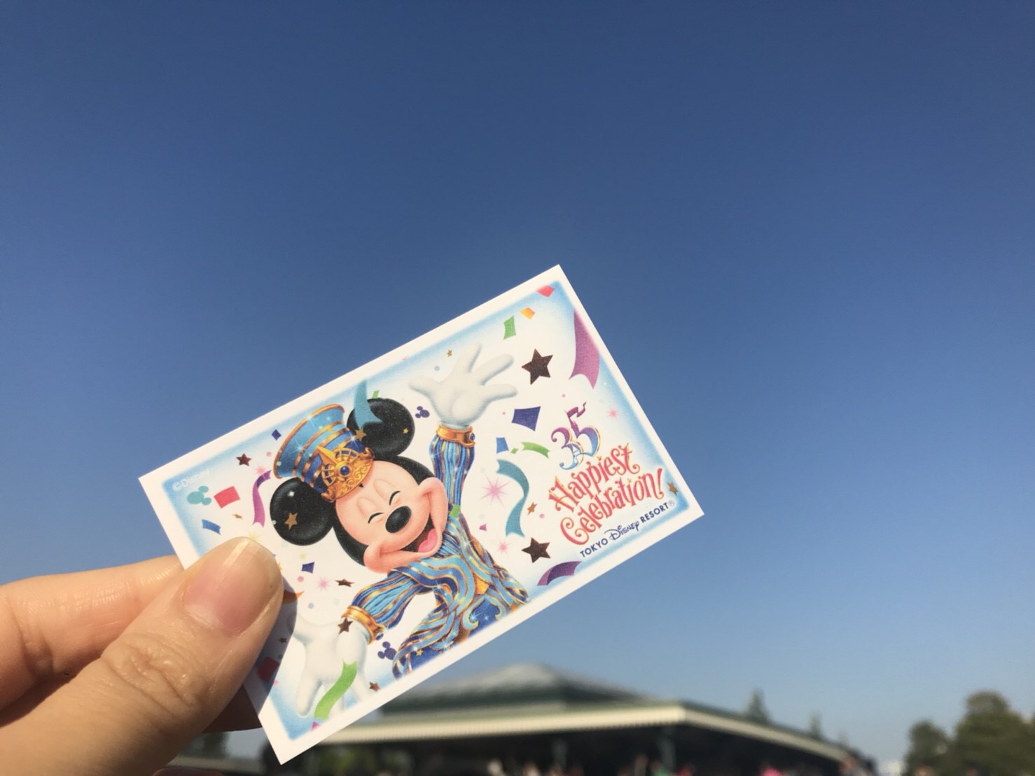 2018年4月15日にはディズニーランド35周年限定の絵柄に！