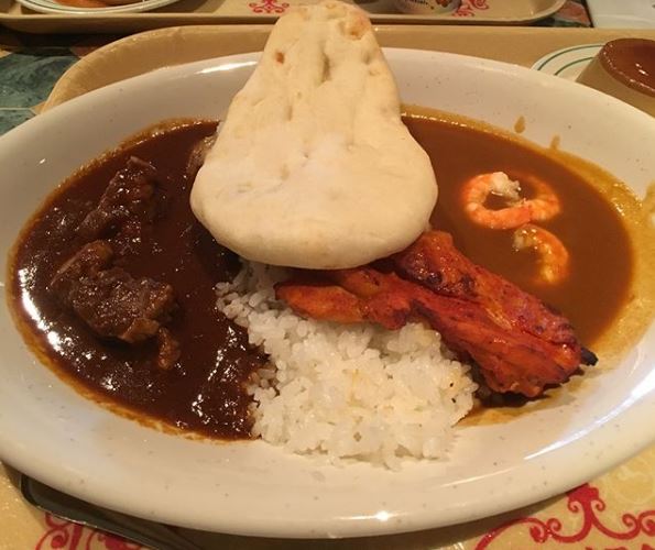 コンビカリー タンドーリチキン添え