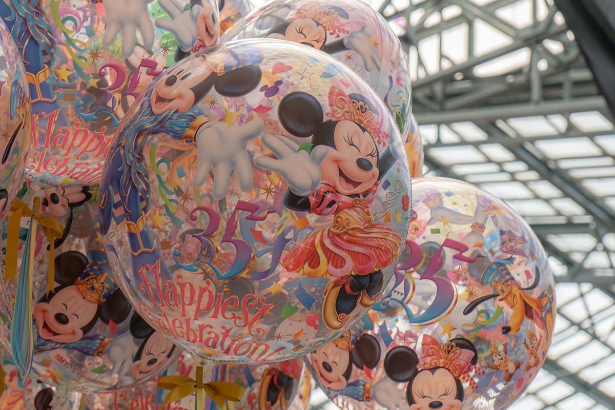 【TDR】ディズニーの風船の値段＆種類！アトラクション持ち込み＆長持ち方法まとめ！