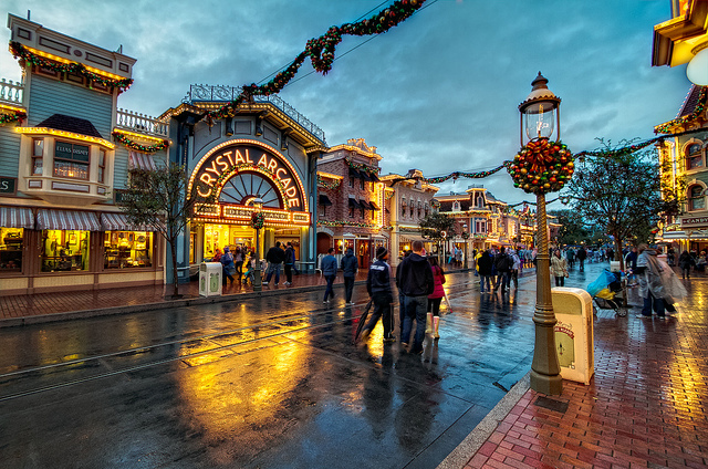 雨のディズニー