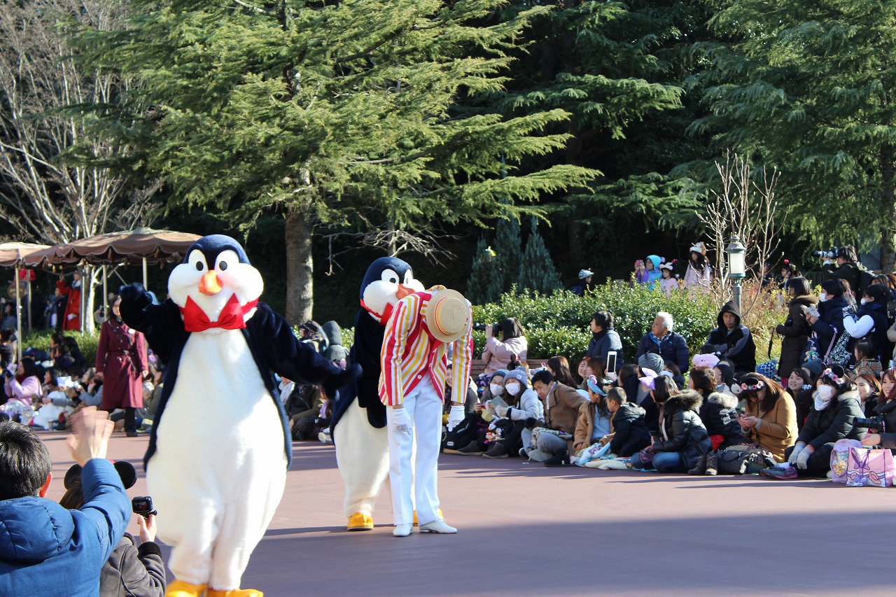 ドリーミング・アップに登場するペンギン・ウェイター