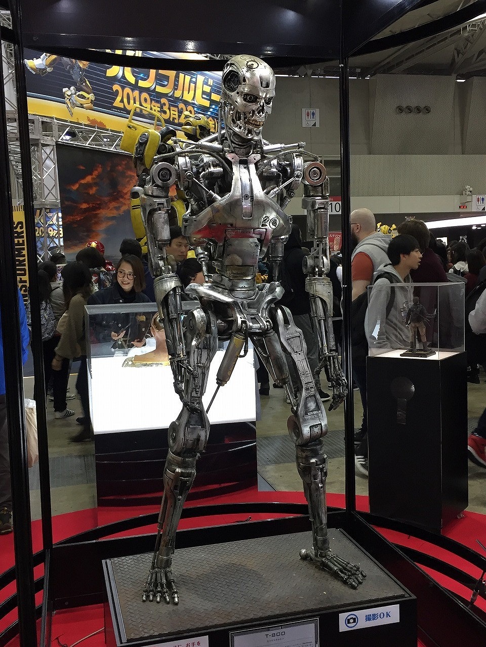 ターミネーターに登場するT-800の実物大フィギュア