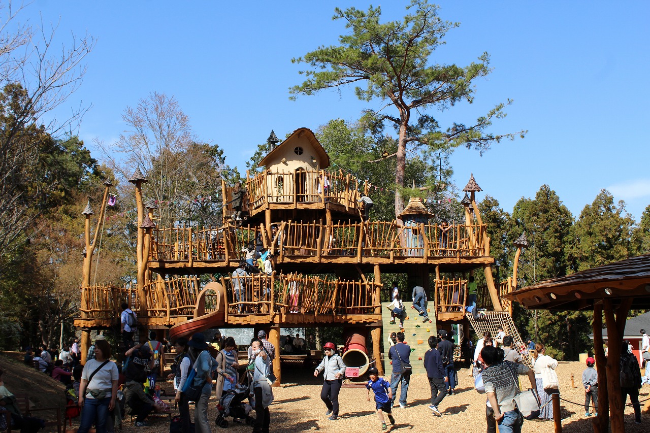 ヘムレンさんの遊園地のアスレチック遊具