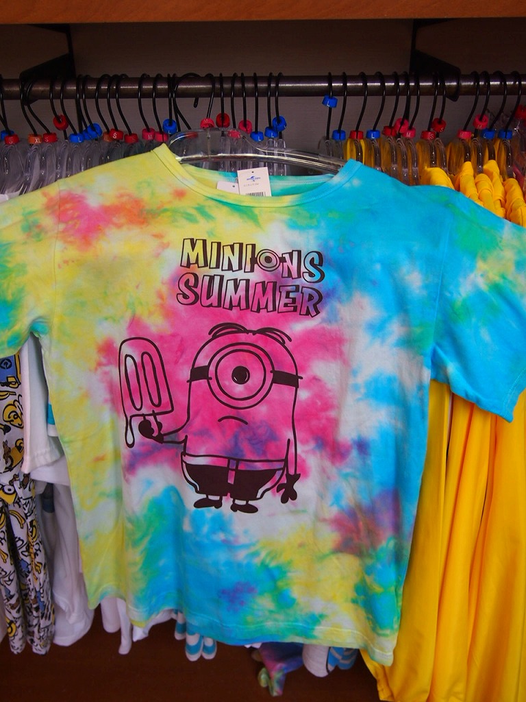 「MINIONS SUMMER」シリーズのタイダイTシャツ