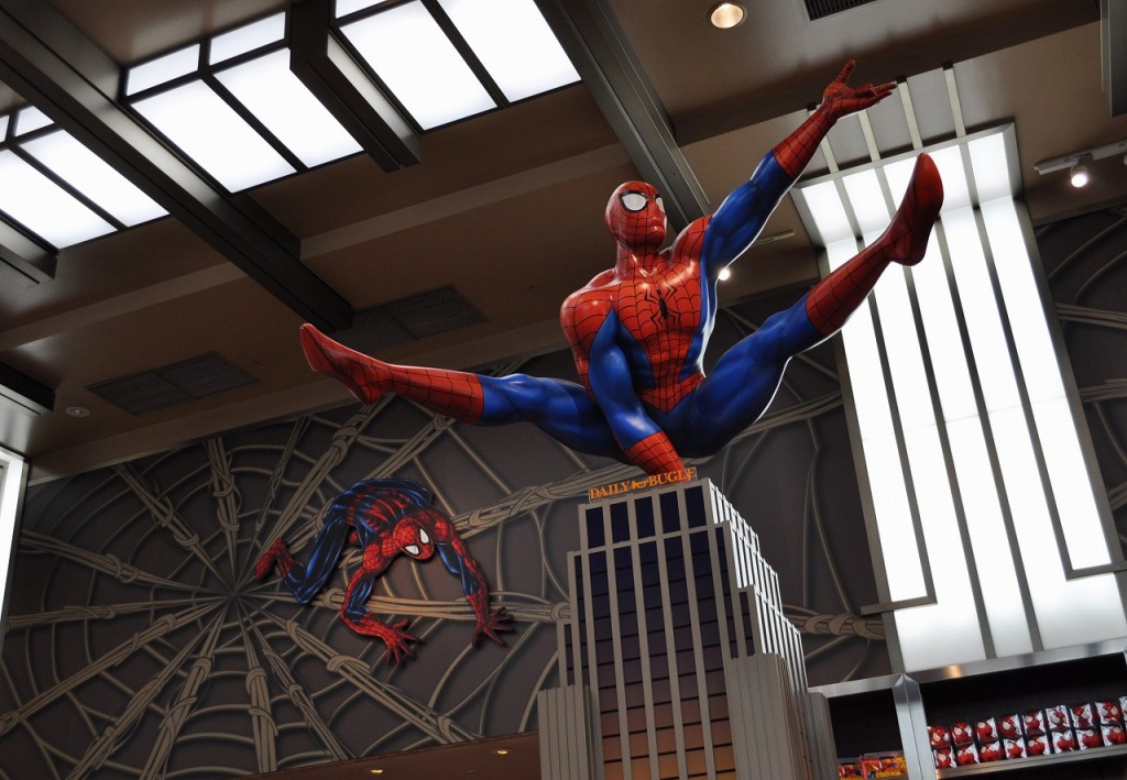 USJ「アメイジング・スパイダーマン・ストア」／スパイダーマンの装飾