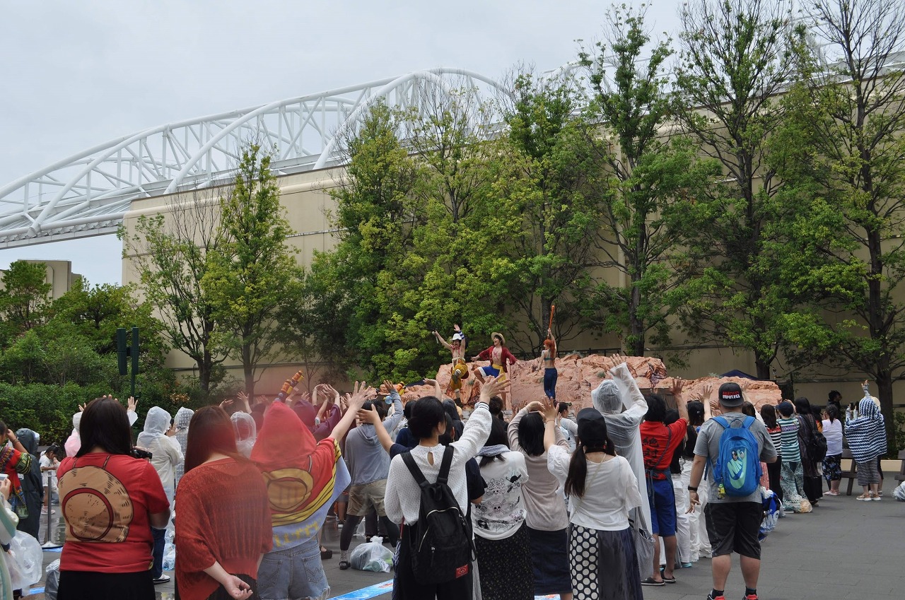 ワンピース・ウォーターバトルはユニバーサルスタジオストア裏の特設ステージで開催中／USJ