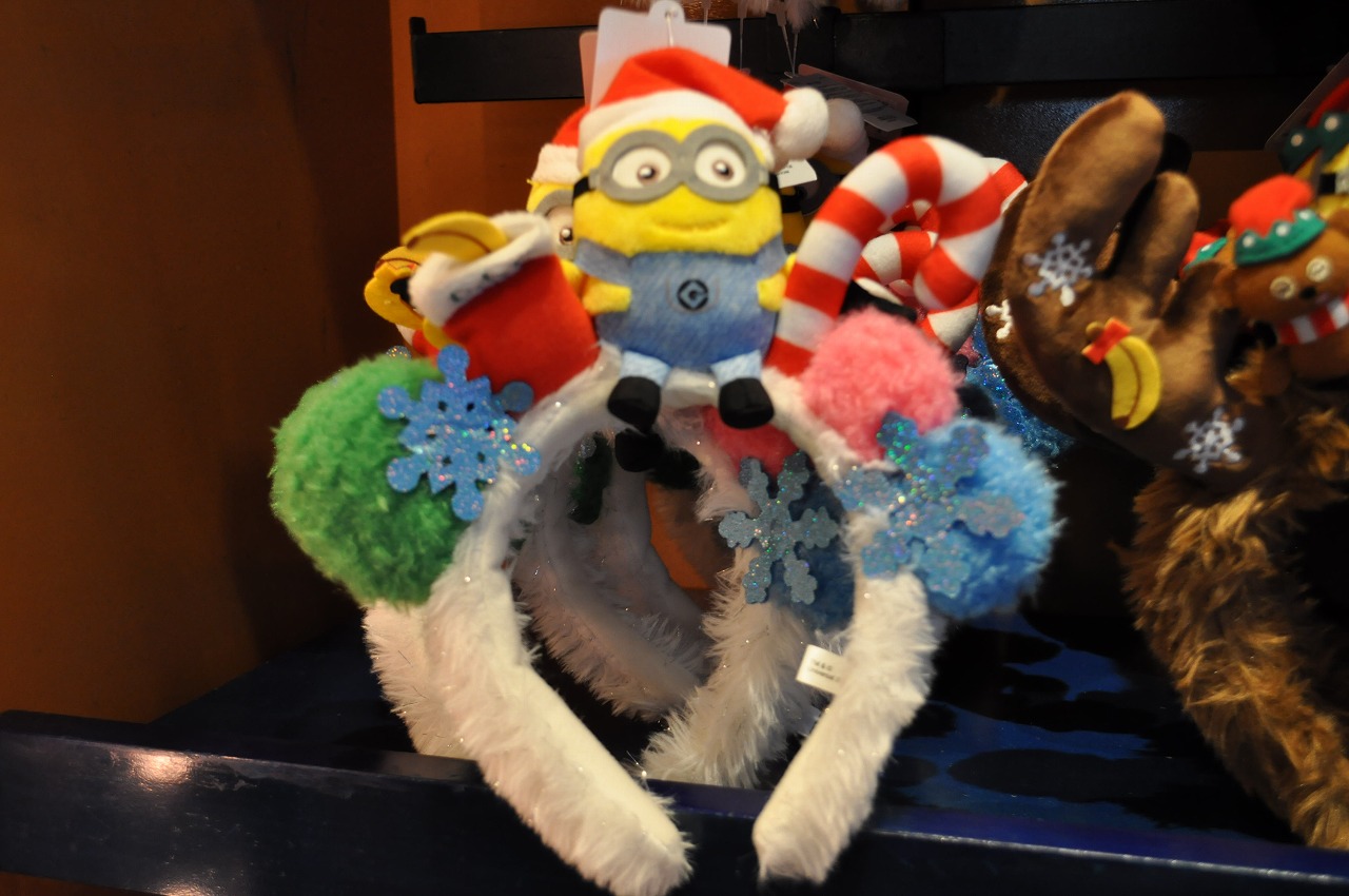 MINION MERRY CHRISTMASのカチューシャ（ポンポンとぬいぐるみミニオン付き）