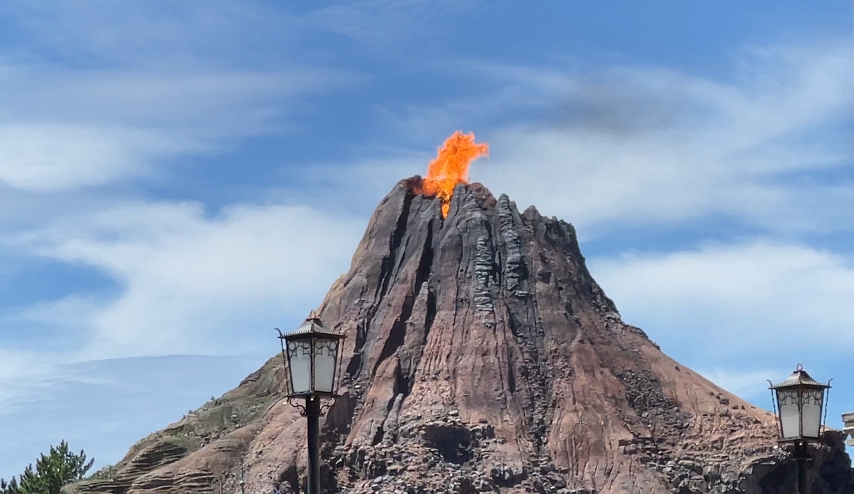 プロメテウス火山