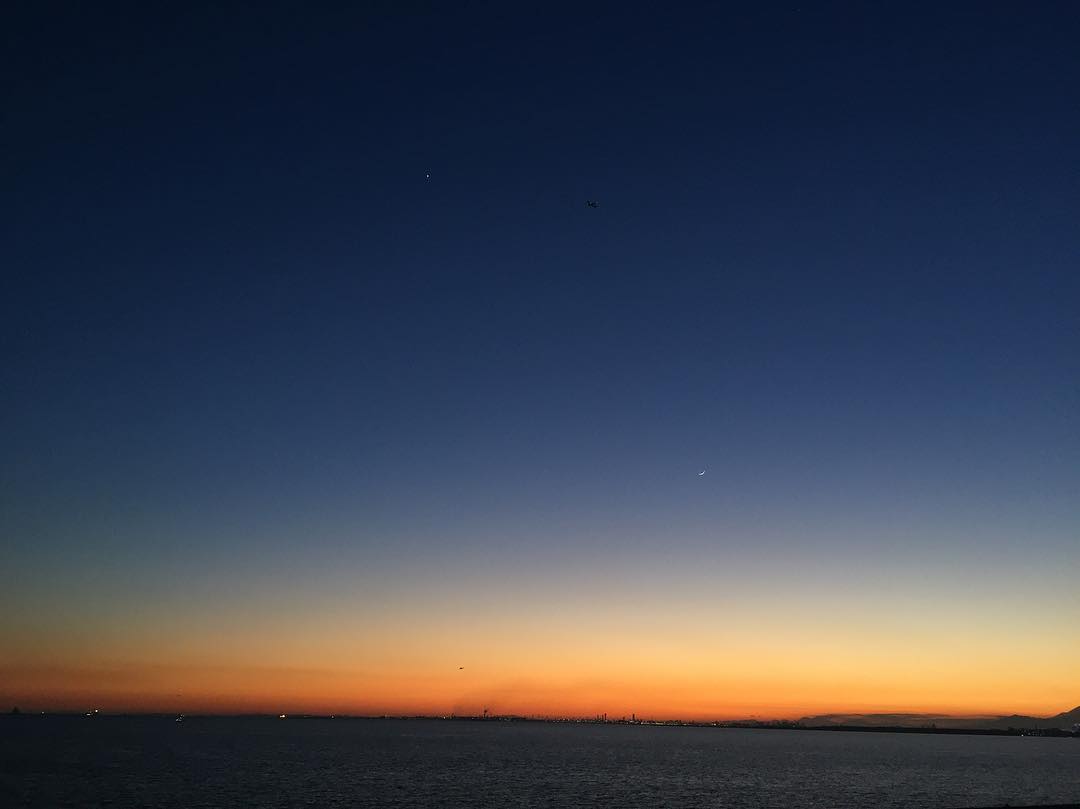 夕暮れの東京湾