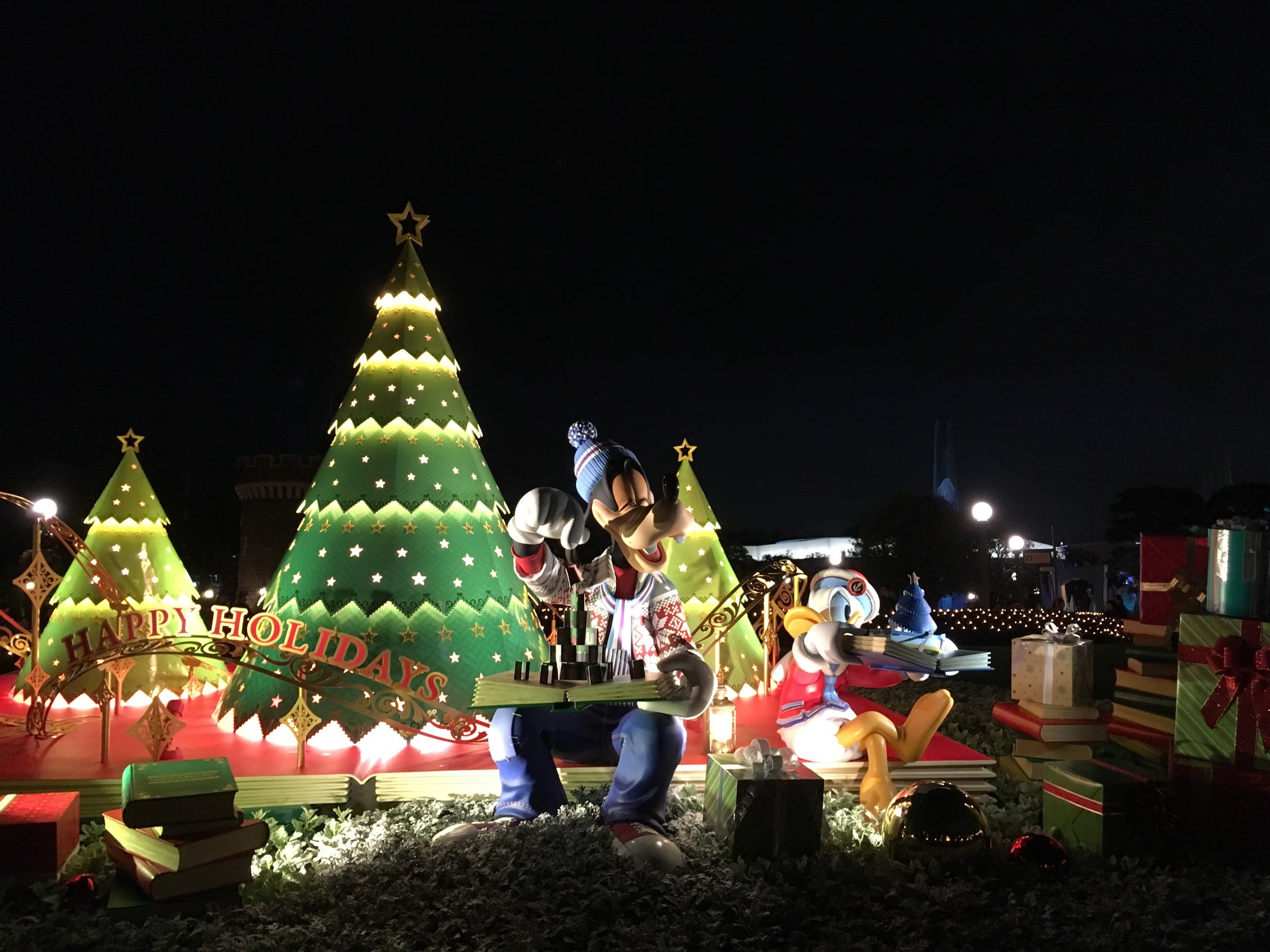 クリスマスシーズンのディズニーランド