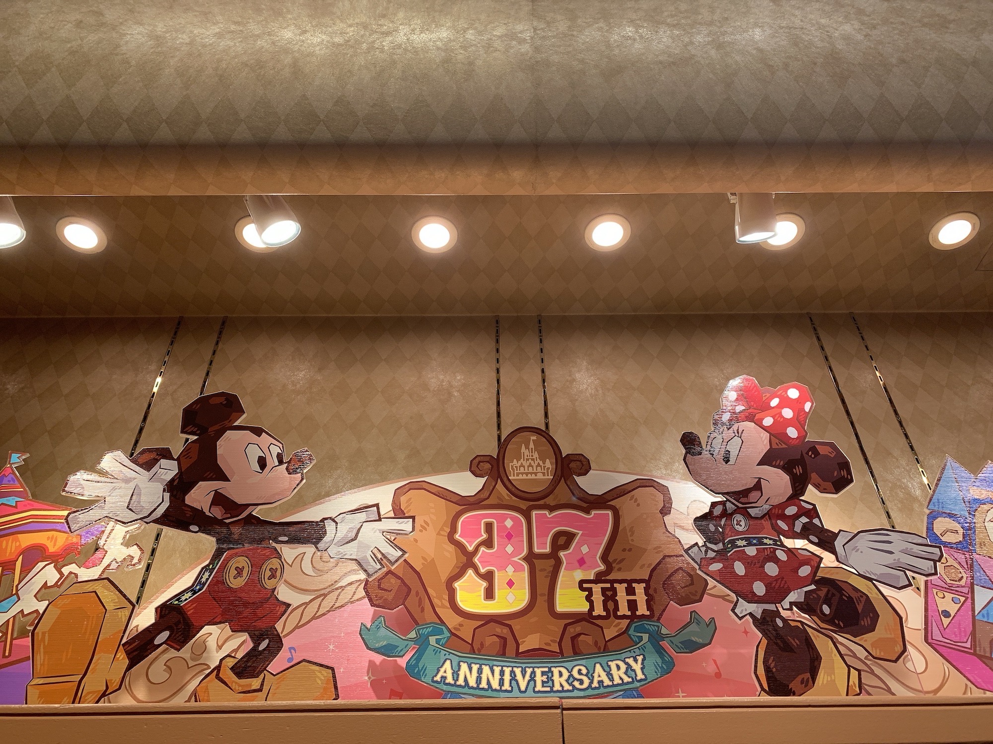 【7/1発売】ディズニーランド37周年グッズ23選！ピノキオ＆ファンタジーランドモチーフのお土産！