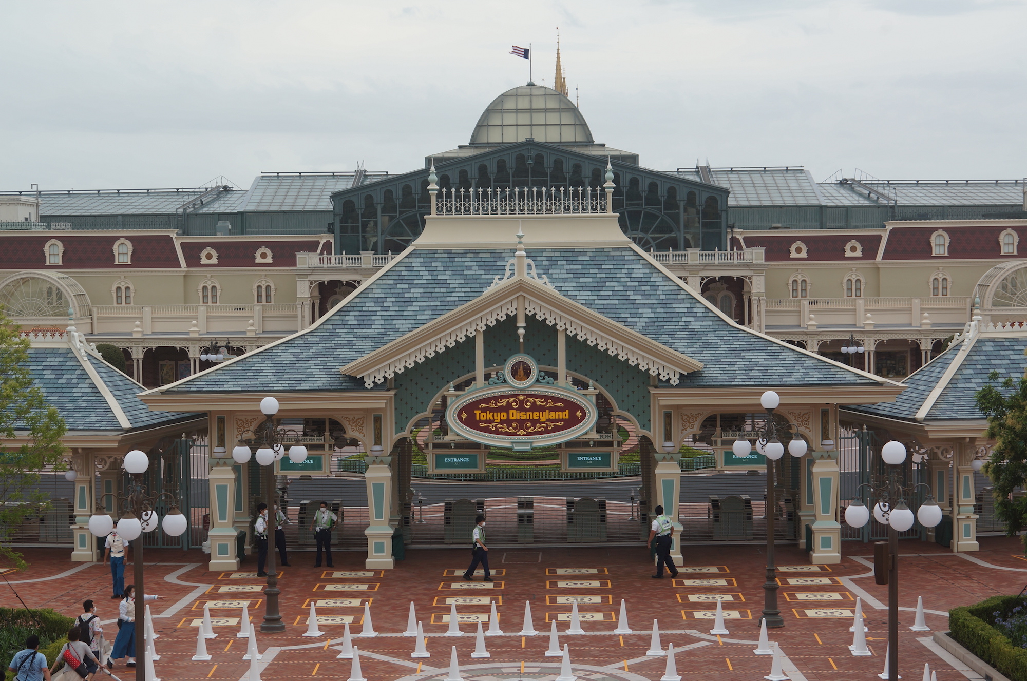 【ディズニー再開後】徹底的な感染症対策まとめ！入園時の検温・アルコール消毒・ソーシャルディスタンスなど！