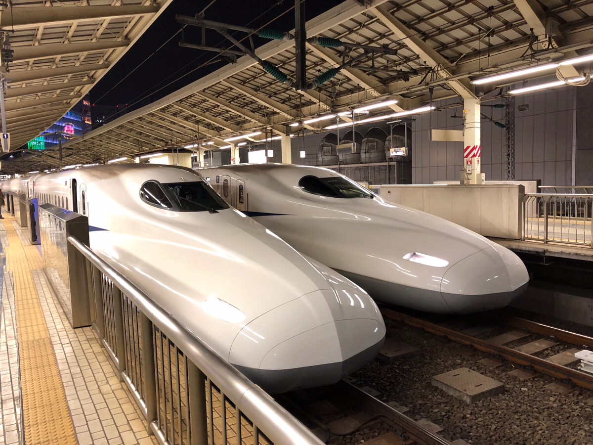 新幹線や飛行機と宿泊のセットプランがおすすめ