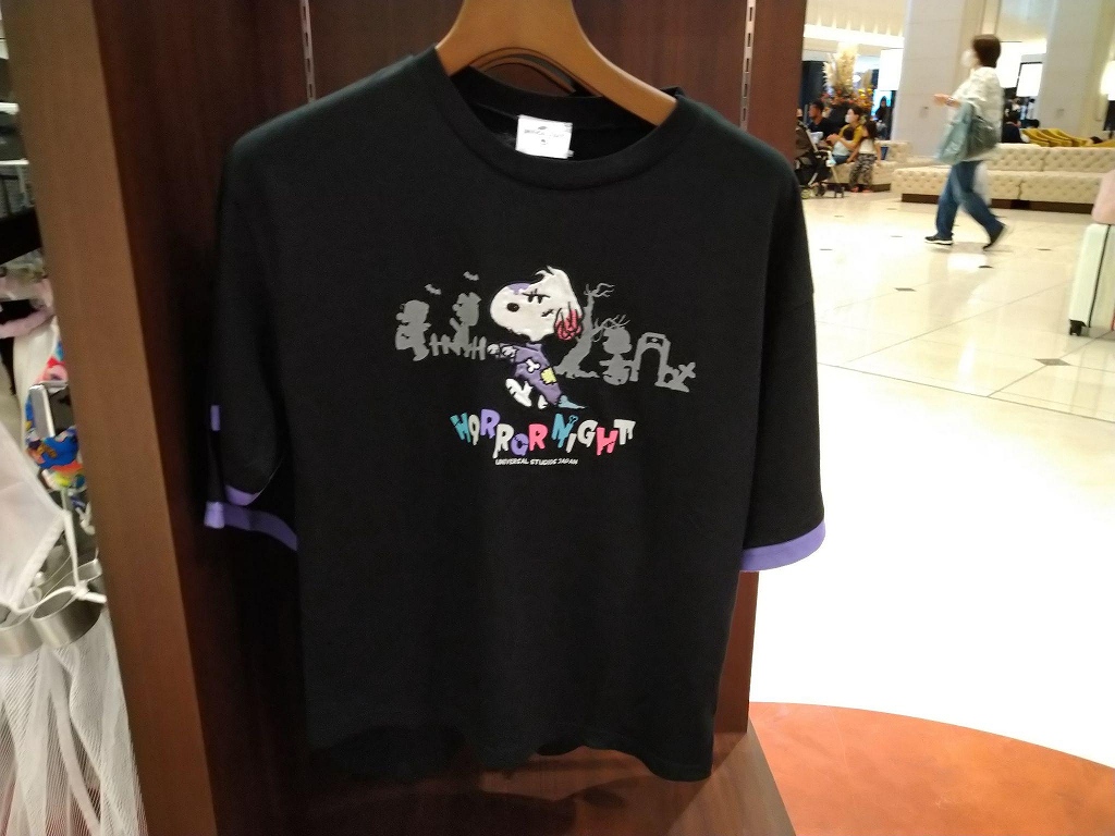 ゾンビスヌーピーのTシャツ